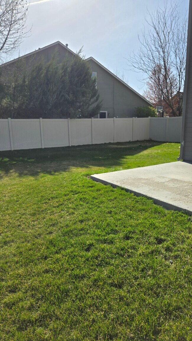 Building Photo - 4686 W Steeplechase Dr