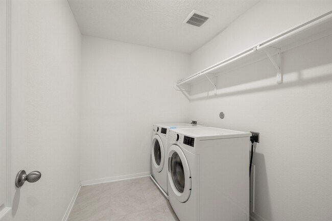 Building Photo - 10622 Hidden Arrow Ct