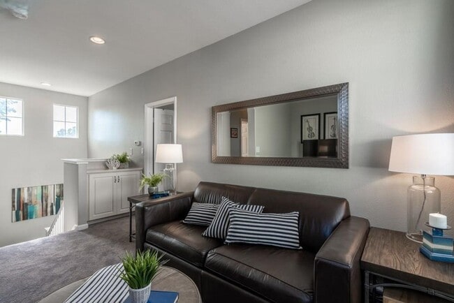 Building Photo - Stunning Updated Alameda Home w/ Backyard Deck & Custom Features