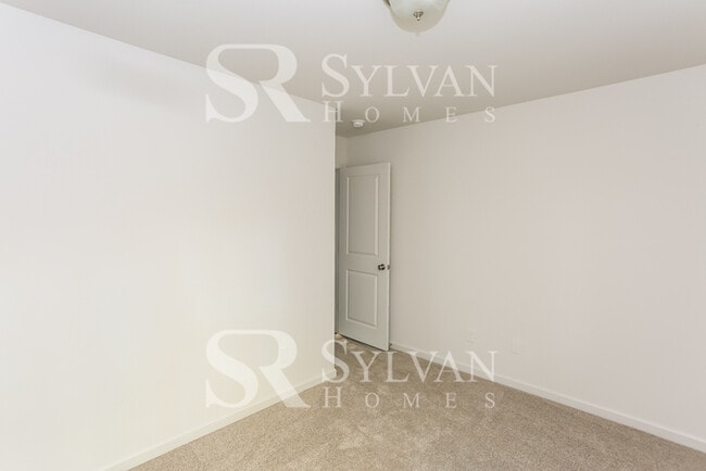 Building Photo - Carve Out a Great Life Here!