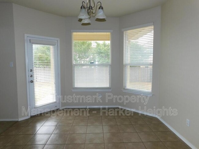 Building Photo - 6202 Suellen Ln