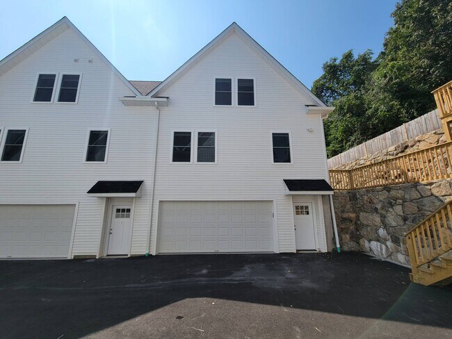 Building Photo - 31 Bouton St