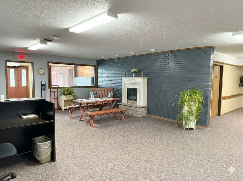 Building Photo - 100 Robert Ave