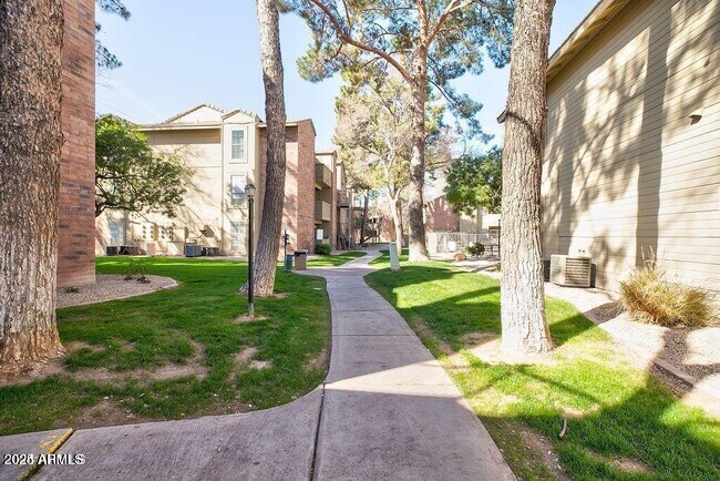 Building Photo - 200 E Southern Ave