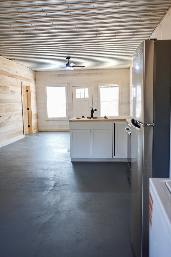 Building Photo - 68 Ted Gran Ln