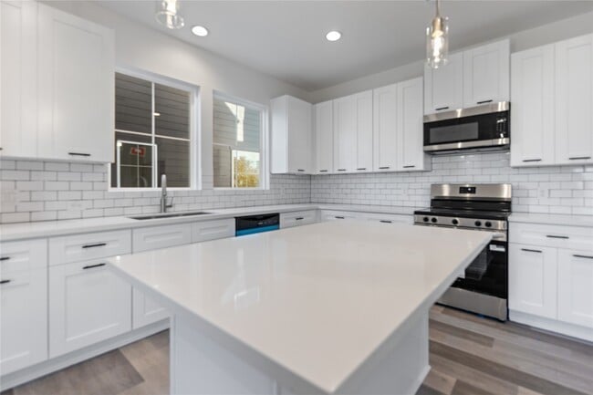 Building Photo - 2702 Winbern St