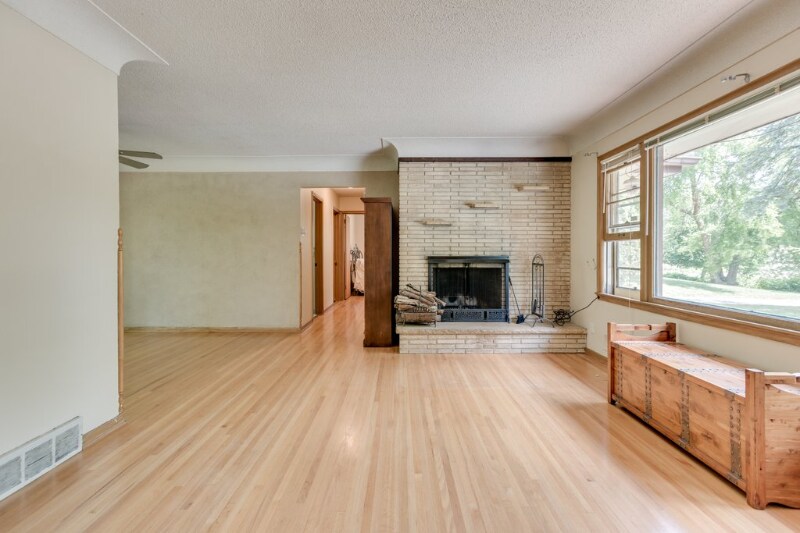 Building Photo - 4318 Benjamin St NE