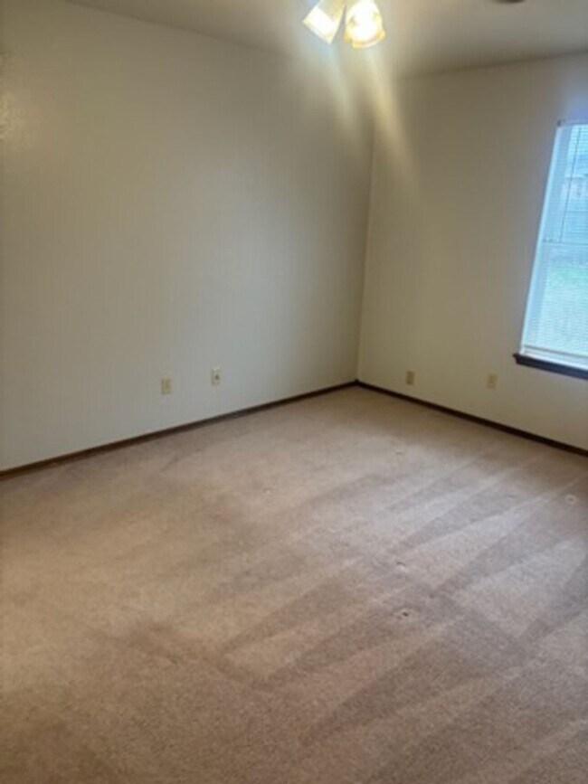 Building Photo - 2 Bed, 2 Bath Duplex in Mountain View Area