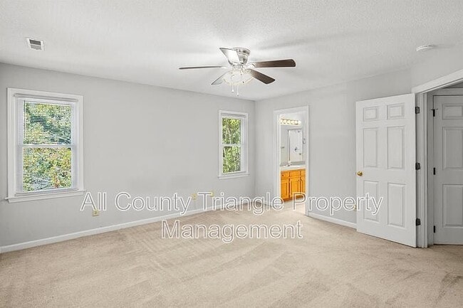 Building Photo - 4904 Kinross Ct