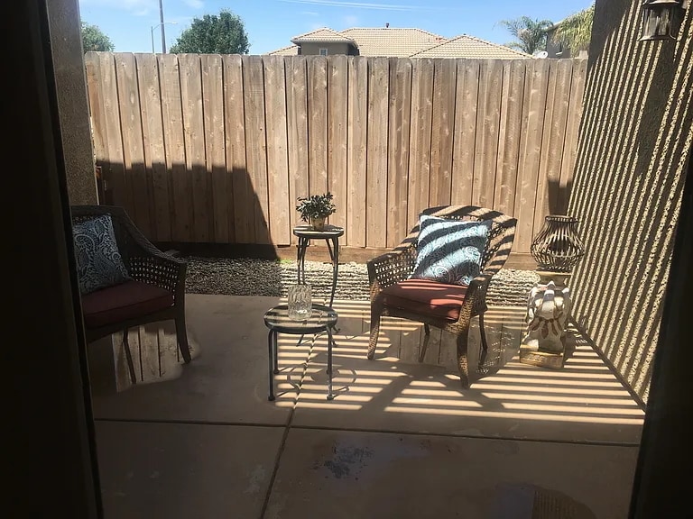 Side Outdoor Seating Area - 1098 Columbus Way