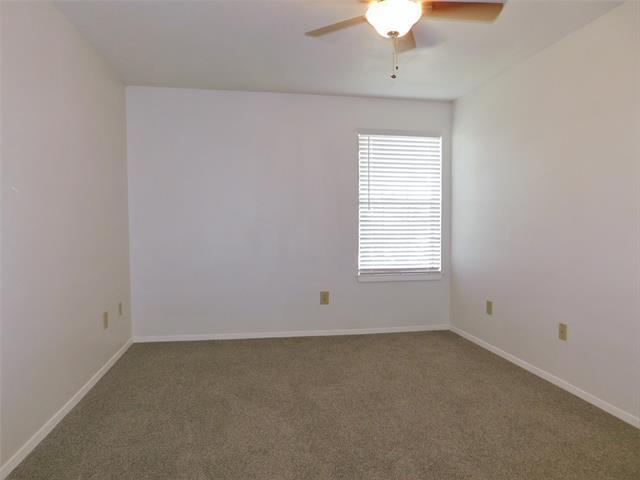 Building Photo - 218 N Texas Blvd