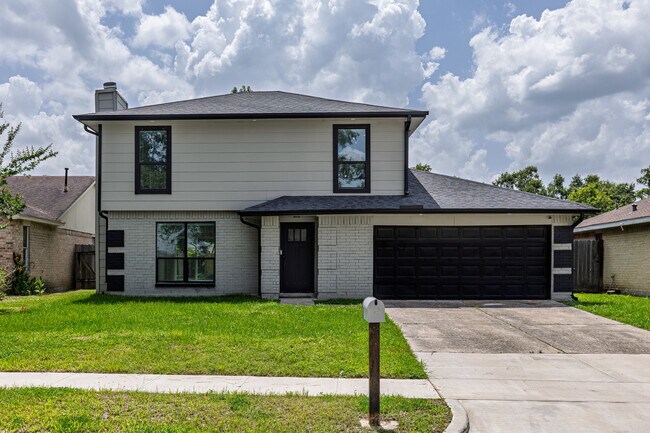 Building Photo - 12223 Kingslake Forest Dr