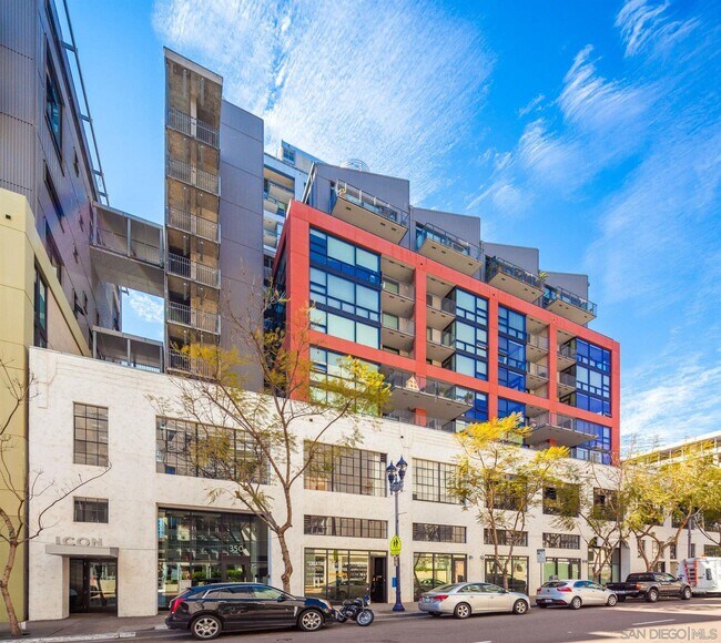 Building Photo - 321 Tenth Ave