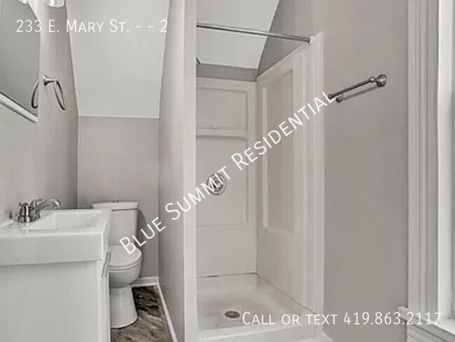 Building Photo - 233 E Mary St