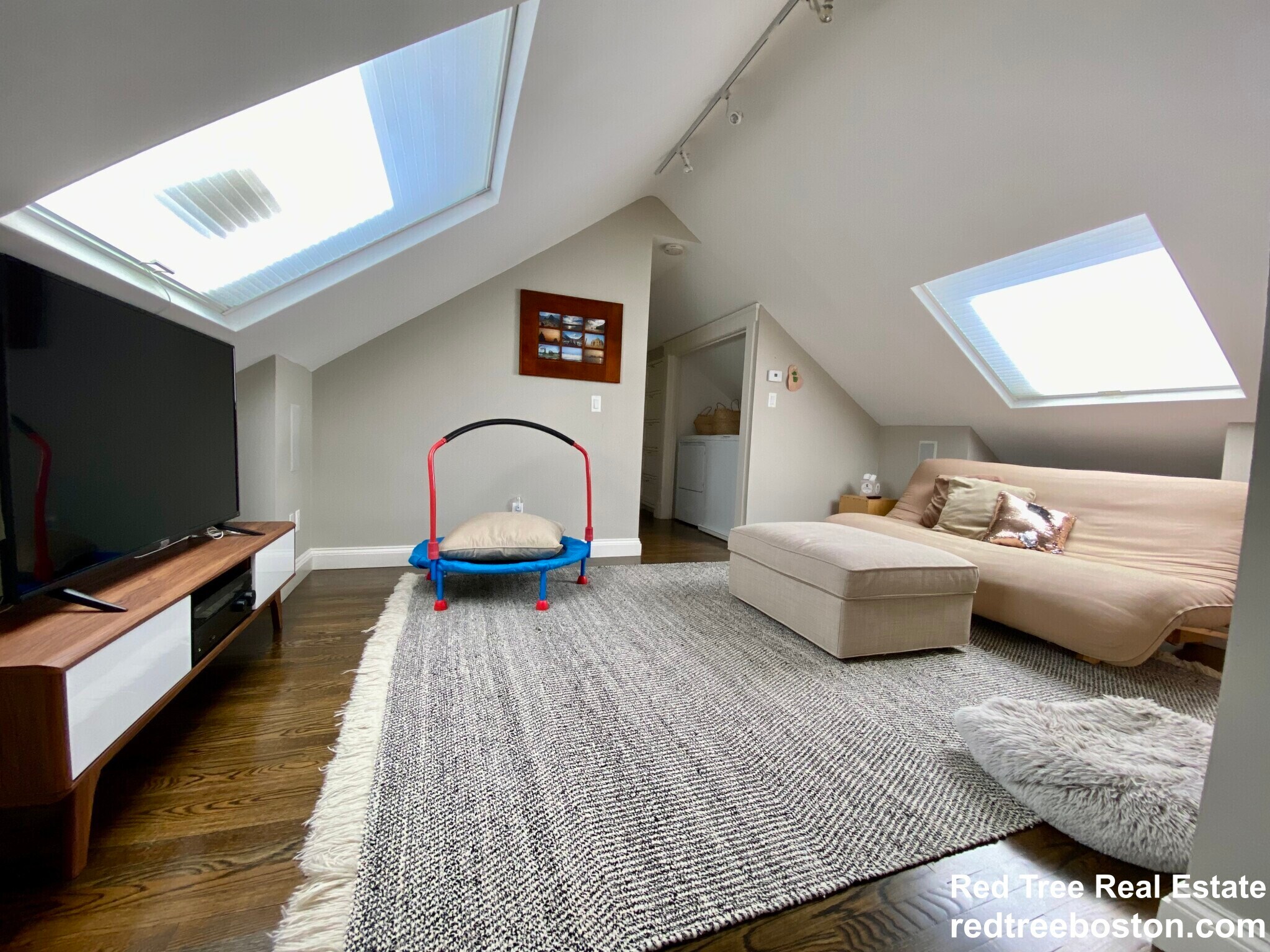 Building Photo - 55 Eliot Cres