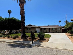 Building Photo - Immaculate 3 bedroom Home University Highlands Riverside