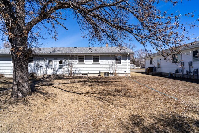 Building Photo - 1207 20St NW, East Grand Forks, Minnesota