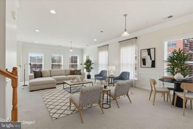 Building Photo - 2932 Finsbury Pl