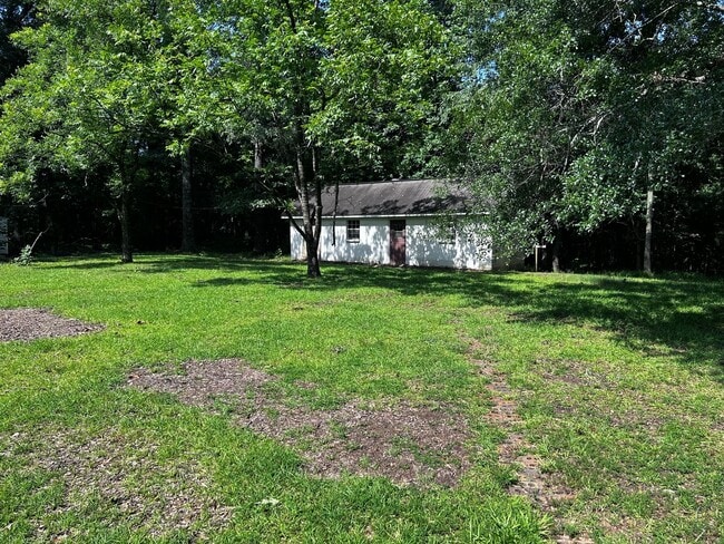 Building Photo - 1601 Cedarbrook Dr