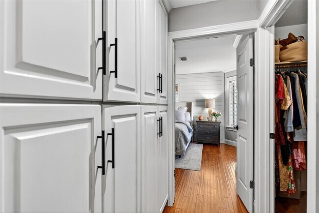 Building Photo - 301 Medlin Creek Loop