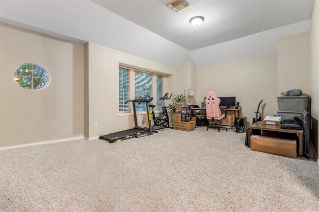 Building Photo - 401 Stockbridge Ln