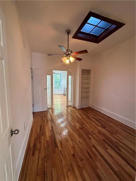Building Photo - 580A Quincy St