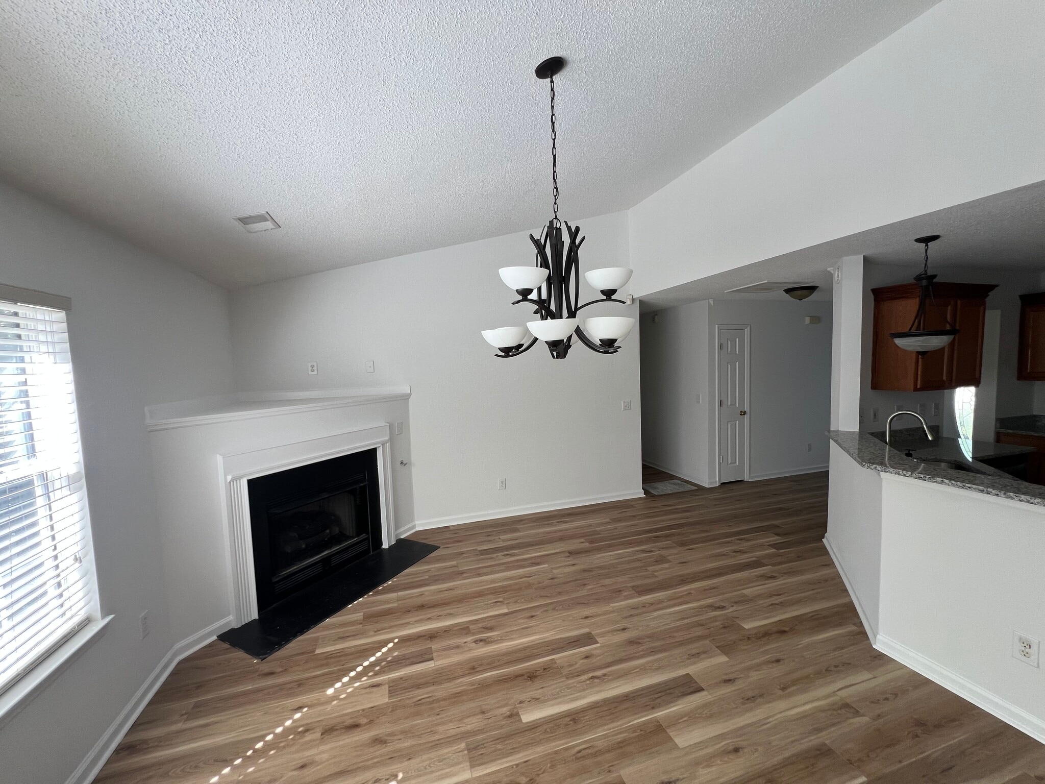 Building Photo - 5343 Tidewater Dr