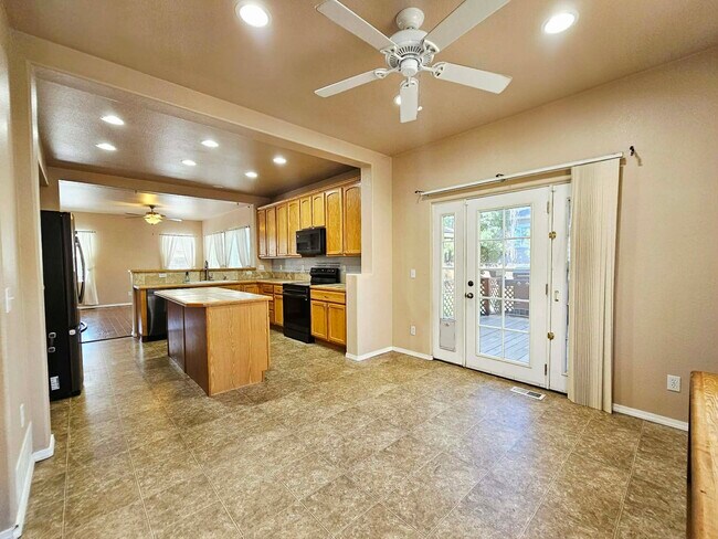 Building Photo - 6834 Cool Spring Way