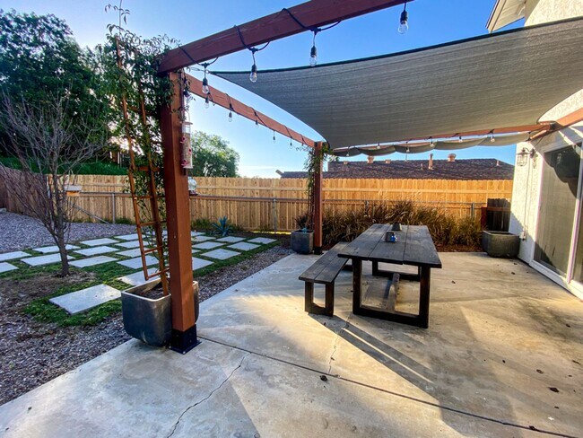 Building Photo - Dain House