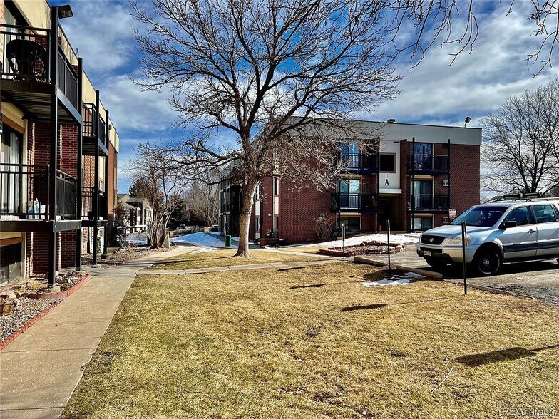 Building Photo - 5995 W Hampden Ave