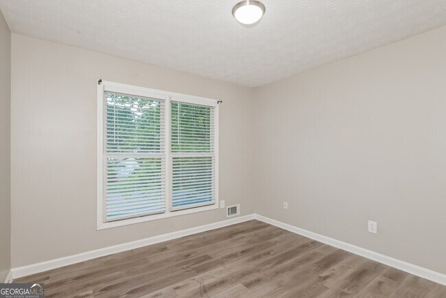 Building Photo - 2958 Quinbery Dr