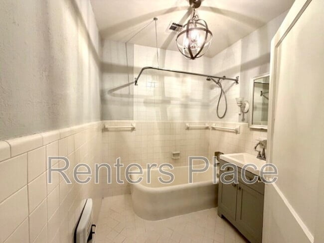 Building Photo - 1316 S Florence Pl