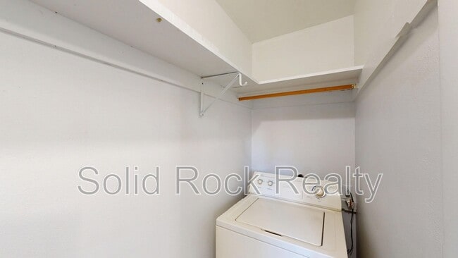 Building Photo - 1212 Janes Ln