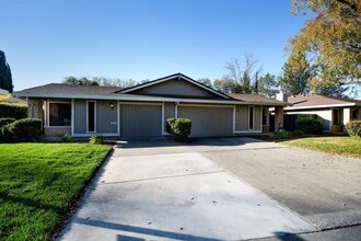 Building Photo - 8616-8618 La Riviera Dr