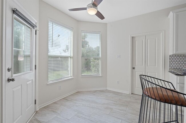 Building Photo - 13202 Fawn Valley Dr