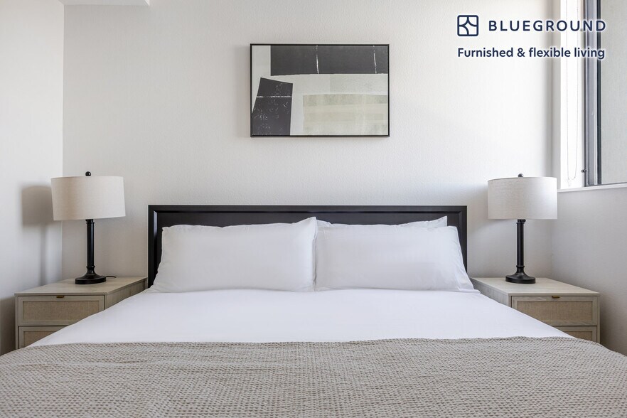 Building Photo - 200 Mesnager St