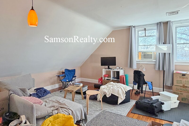 Building Photo - 135 Glenwood Ave