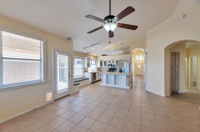 Building Photo - Charming North Phoenix 3-bedroom, 2-bathroom home!