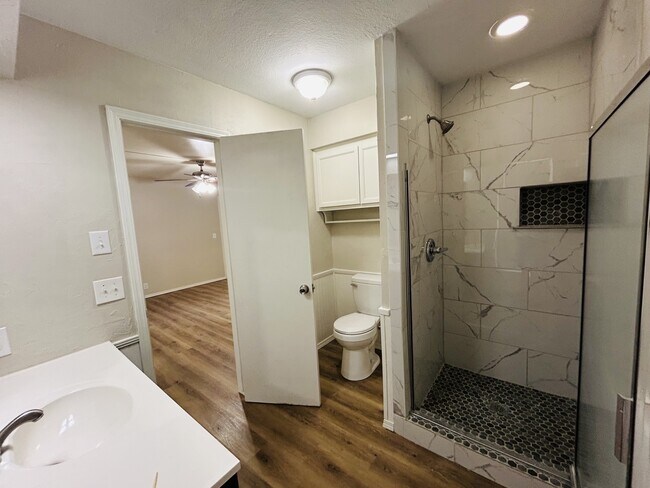 Building Photo - 6305 Bingham Ct