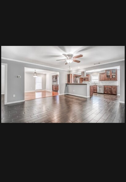 Building Photo - 2387 Hickory Crest Dr