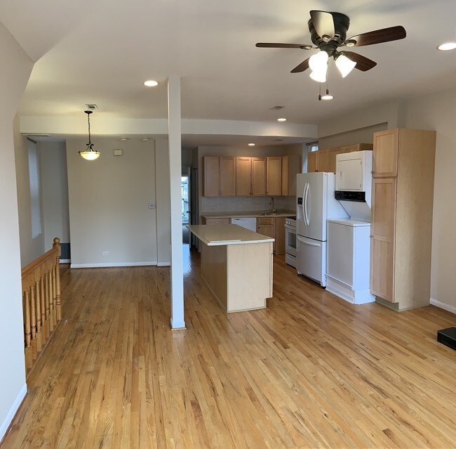 Building Photo - 1329 N Oakley Blvd