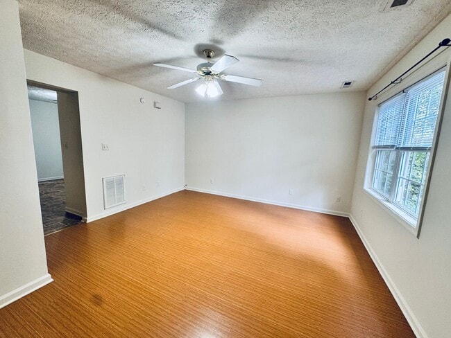 Building Photo - 904 Grand Arbre Dr