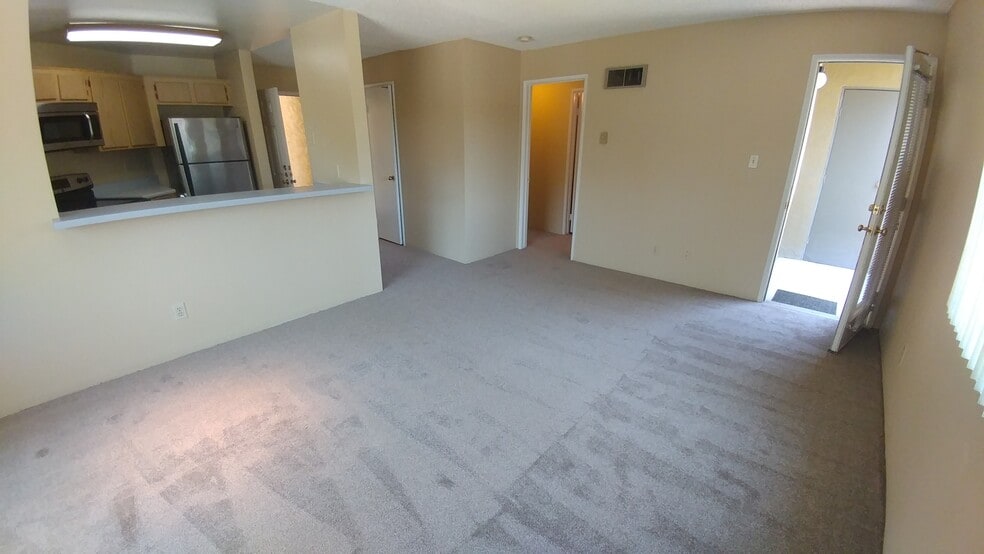 Building Photo - 7425 Charmant Dr