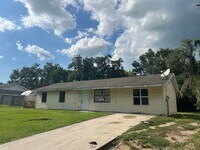 Building Photo - Beautiful 4BR/1BA Dade City Home NO APPLIC...