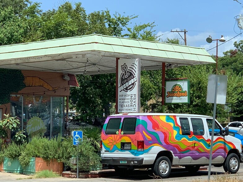 Juice Land is directly across the street from the condo at 407 E 45th St (45th and Duval) Austin 78751 - 407 E 45th St #116