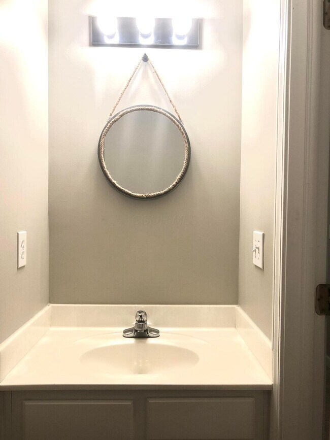 Building Photo - 2916 Abbey Knoll Dr