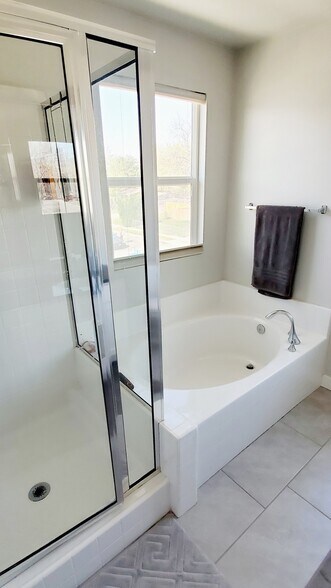 Building Photo - 724 Cami Nicole Ln