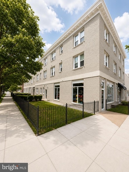 Building Photo - 1352 Longfellow St NW