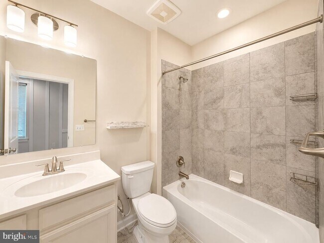 Building Photo - 4930 MacDonough Pl