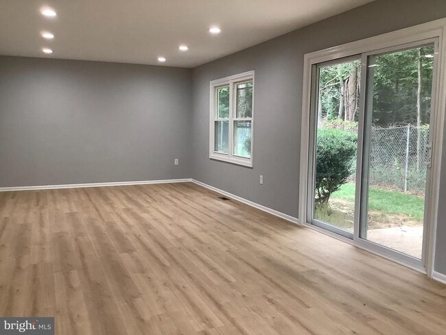 Building Photo - 15114 Laurel Oaks Ln